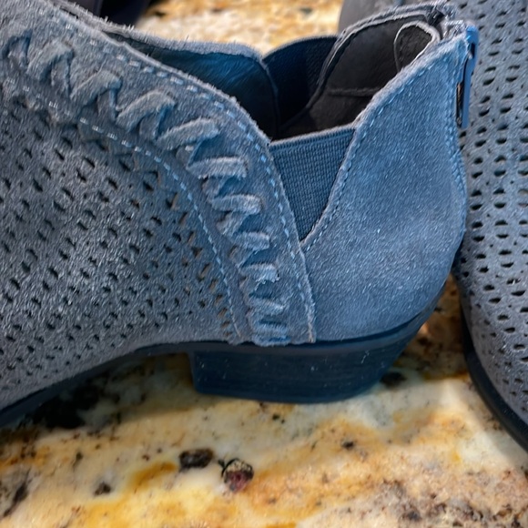 Gray EARTH SHOES - Picture 2 of 4